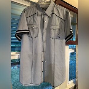 Buckle BKE Athletic Fit Men’s XL, Gray Print w/Blue Contrast Trim. Snap Buttons